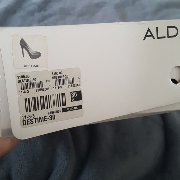 Heels - Picture 7 of 7